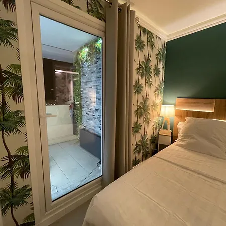 Apartment Azuria *